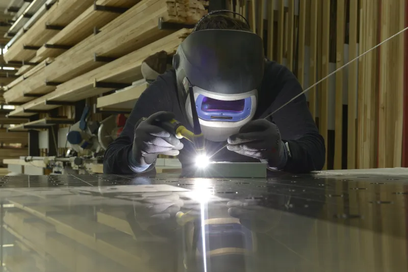 Karo König schweißt