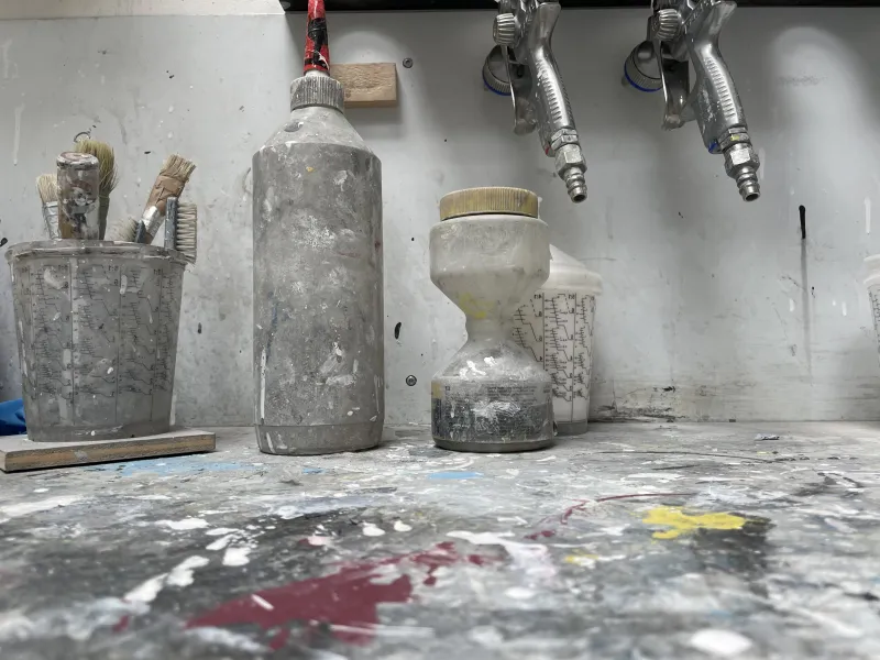 Werkbank mit Werkzeugen